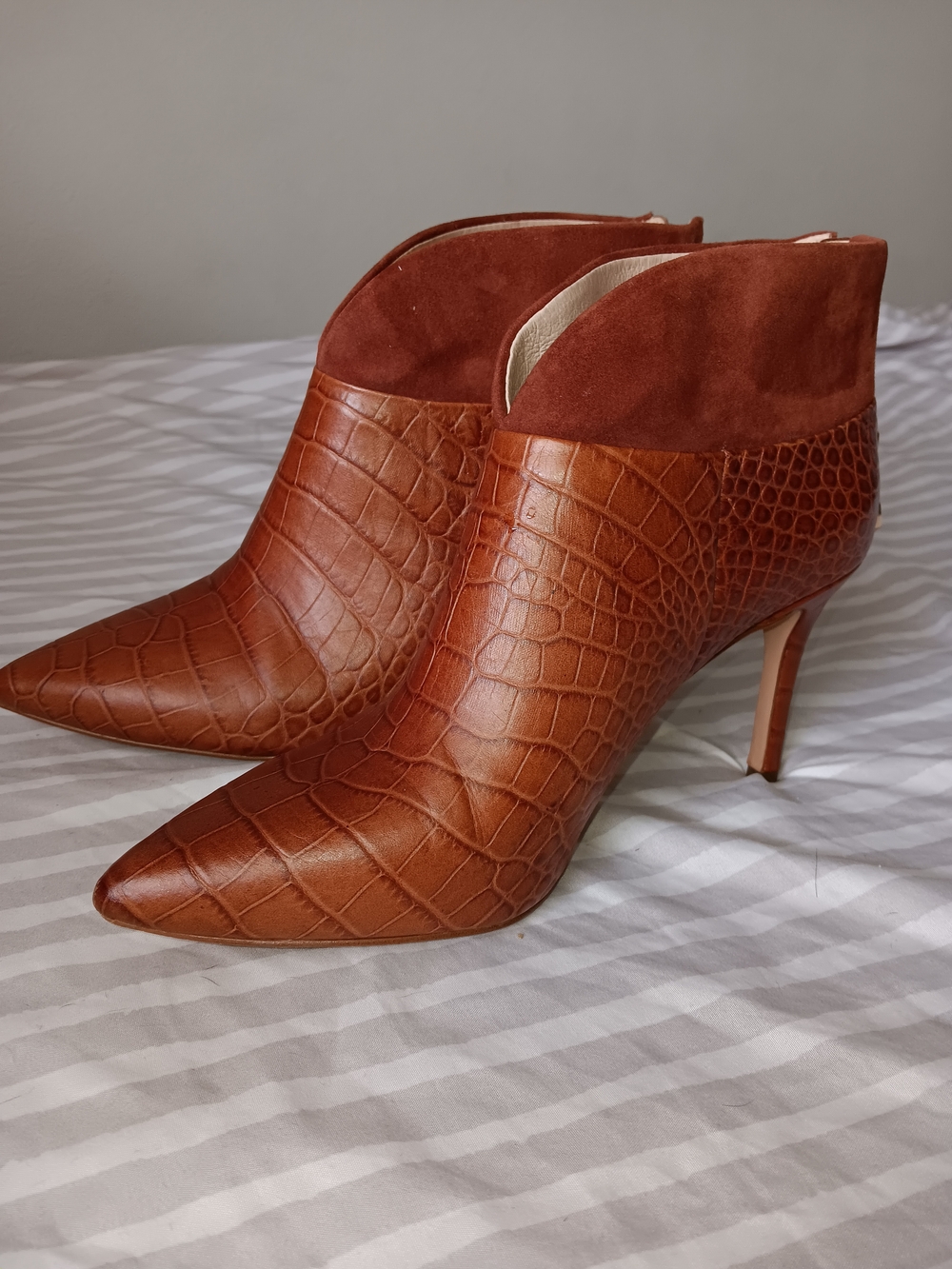 Louise Et Cie Women’s Brown Croc-Embossed Pointed Ankle Boots, Size 8m